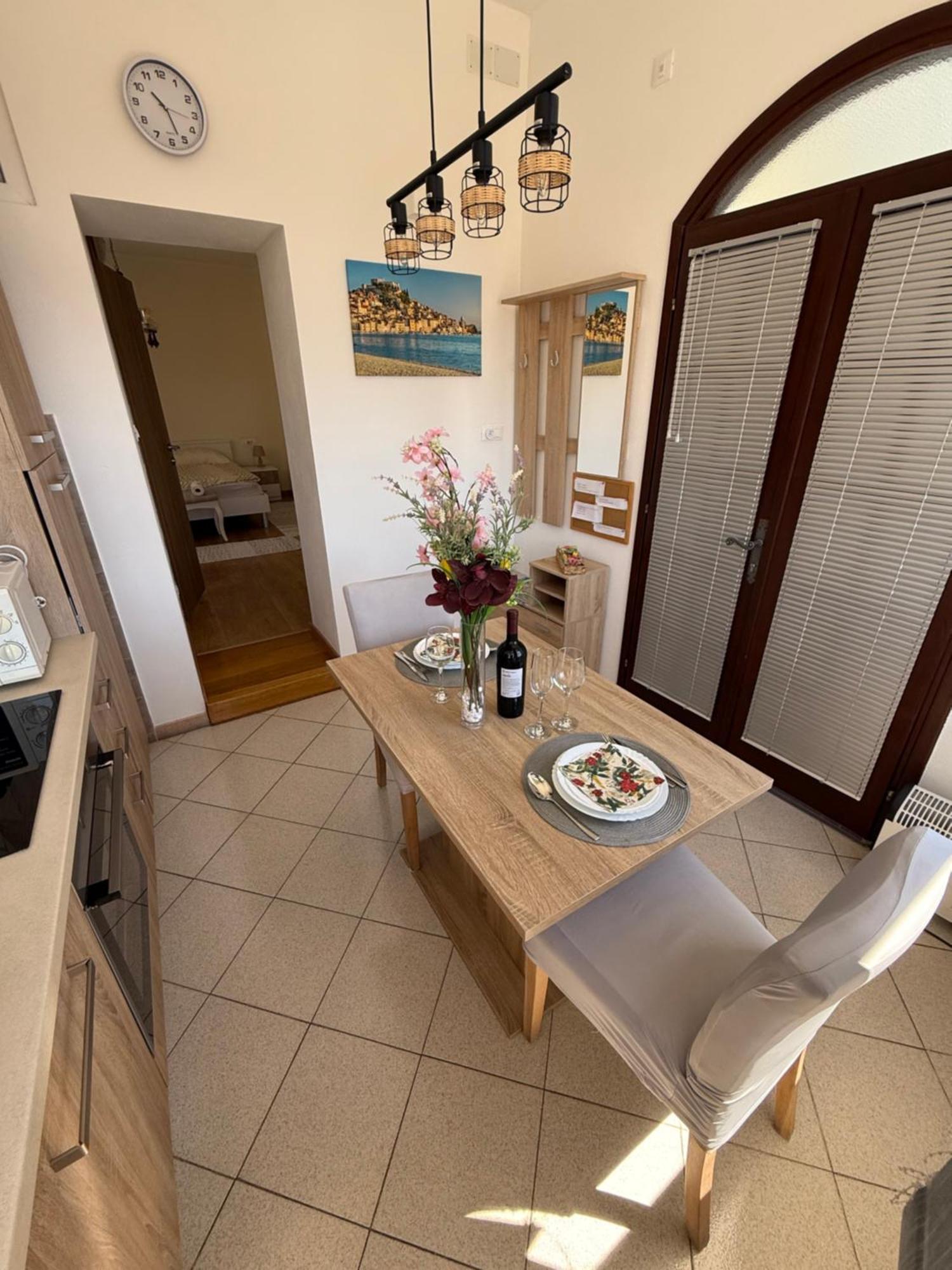 Apartment Batinica Шибеник Екстер'єр фото