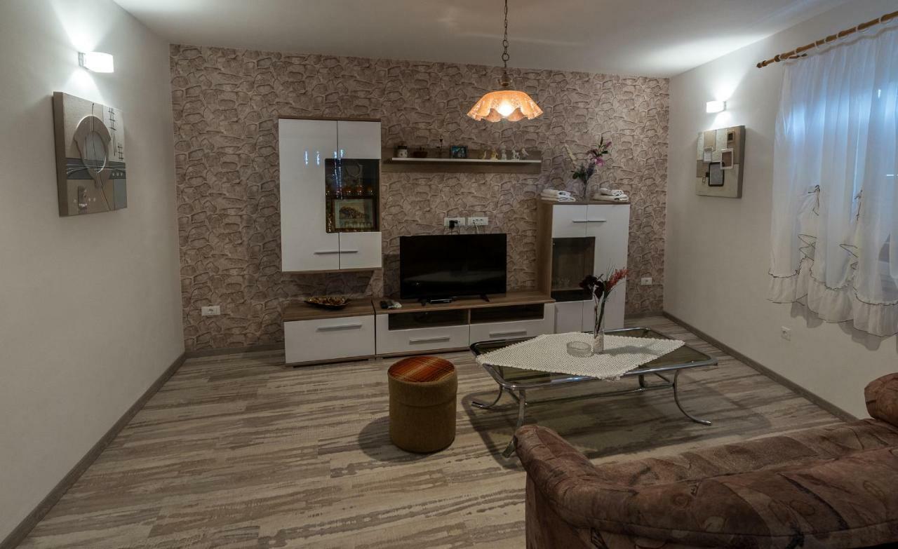 Apartment Batinica Шибеник Екстер'єр фото