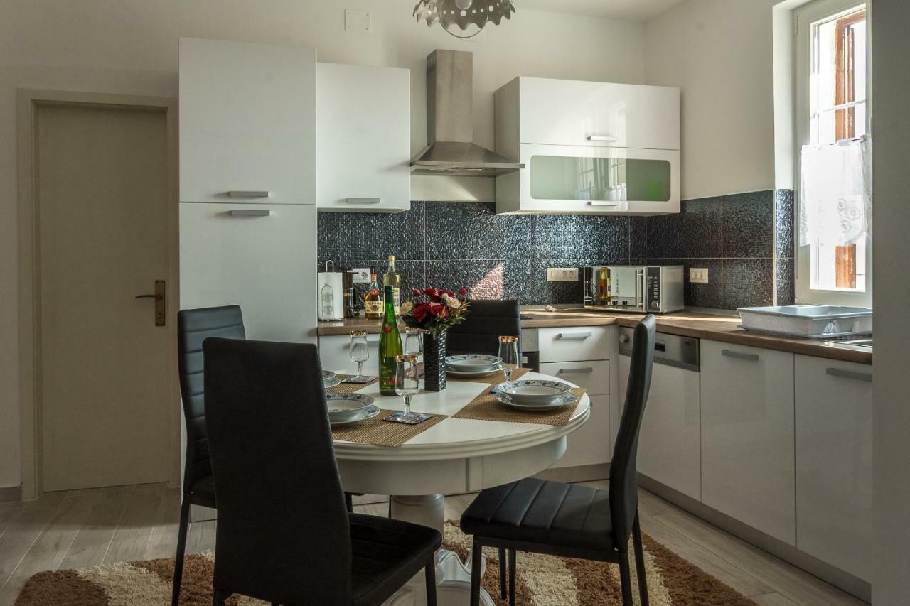 Apartment Batinica Шибеник Екстер'єр фото